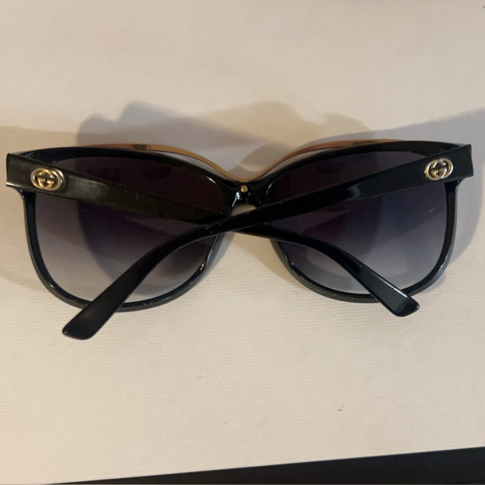 Gucci Sunglasses - Picture 4 of 6